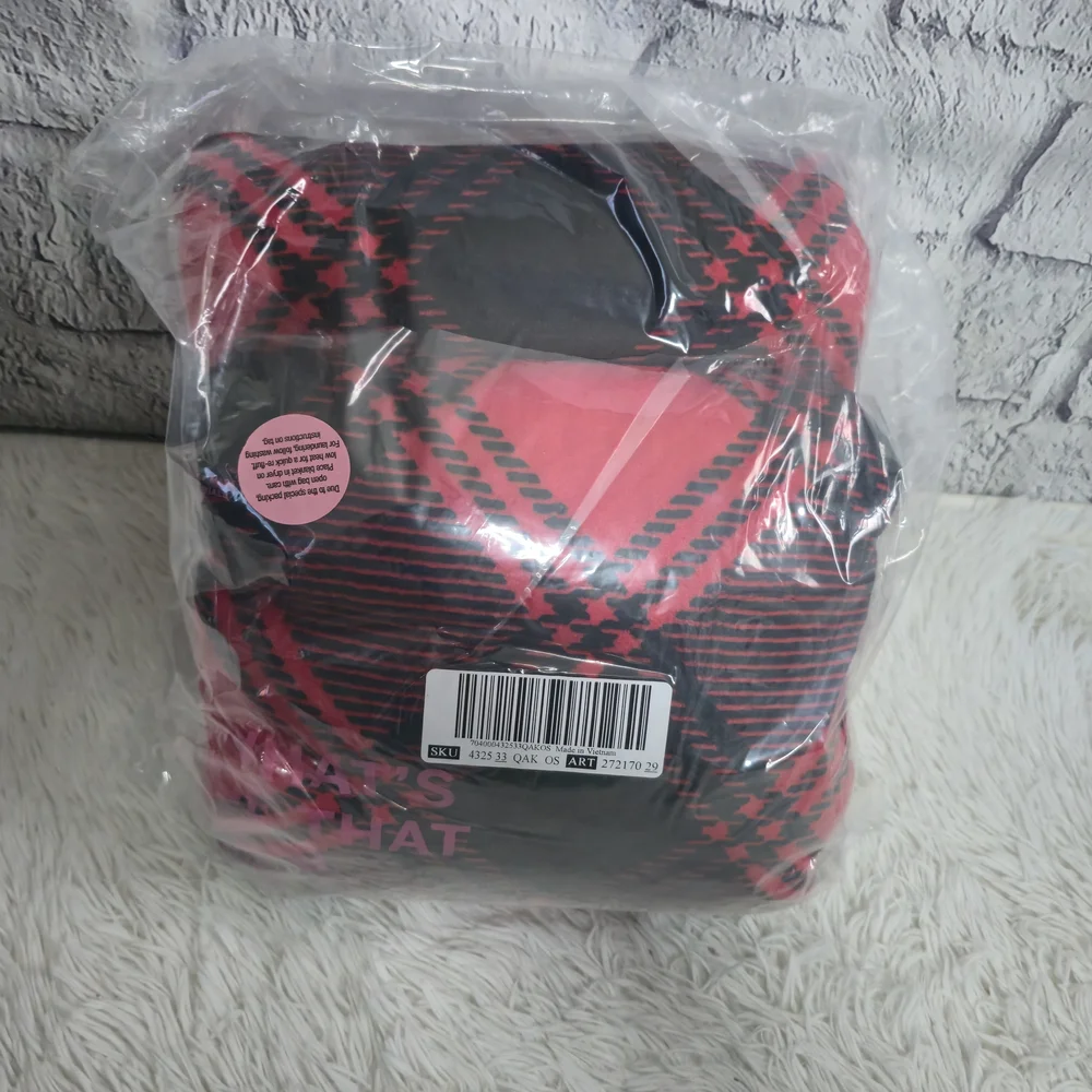 Victoria's Secret PINK NWT Red And Black Plaid Cozy Blanket‎